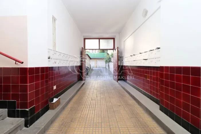 Prodej garáže, Praha - Žižkov, Čajkovského, 16 m2