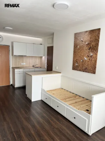 Pronájem bytu 2+kk, Praha - Krč, Hurbanova, 36 m2