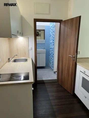 Pronájem bytu 2+kk, Praha - Krč, Hurbanova, 36 m2