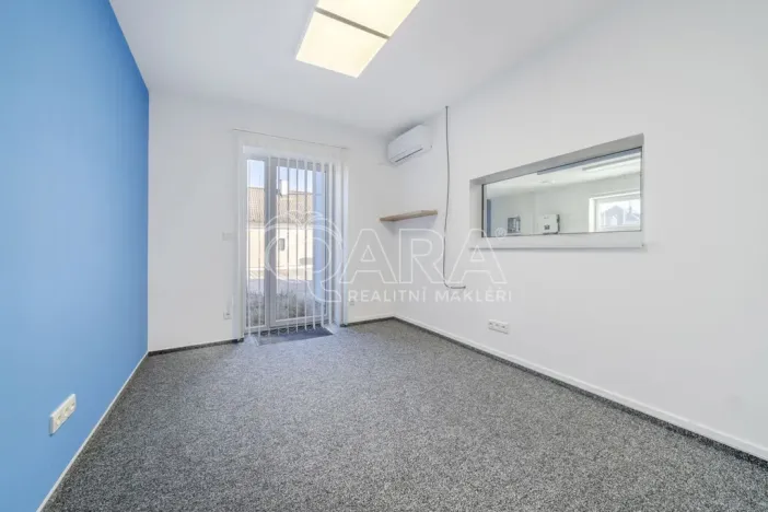 Prodej obchodního prostoru, Sukorady, 187 m2