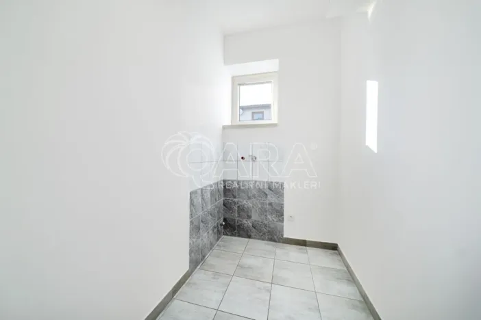 Prodej výrobních prostor, Sukorady, 187 m2