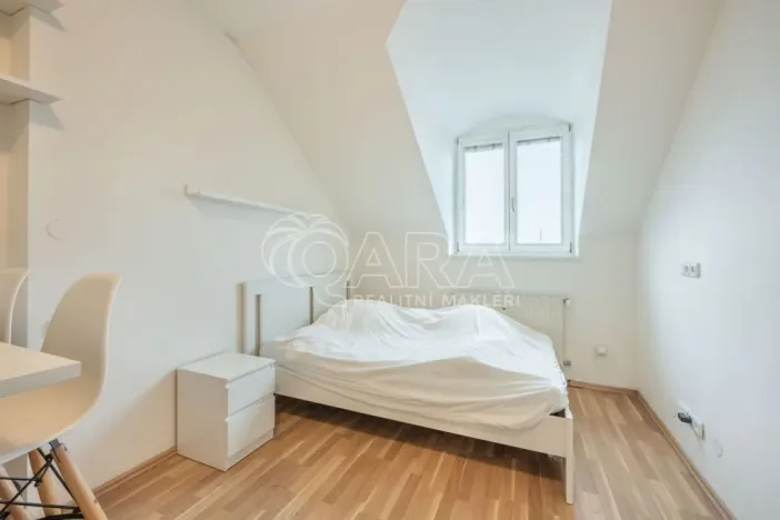 Prodej bytu 1+kk, Praha - Smíchov, Radlická, 25 m2