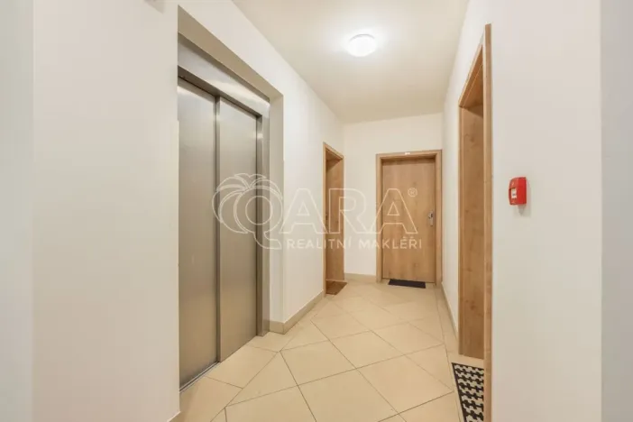 Prodej bytu 1+kk, Praha - Smíchov, Radlická, 25 m2
