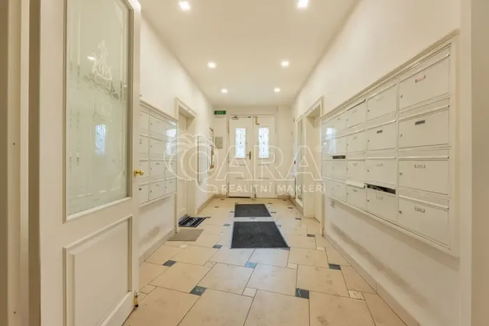 Prodej bytu 1+kk, Praha - Smíchov, Radlická, 25 m2