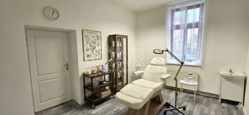 Pronájem obchodního prostoru, Králův Dvůr - Počaply, Plzeňská, 18 m2