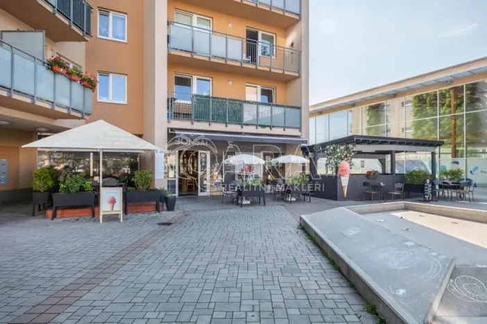 Prodej restaurace, Praha - Hostivař, náměstí Přátelství, 195 m2