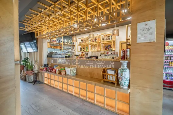 Prodej restaurace, Praha - Hostivař, náměstí Přátelství, 195 m2