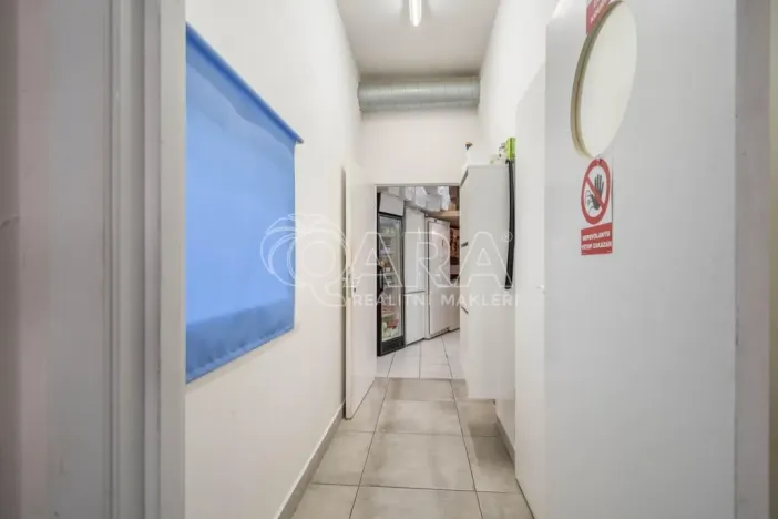 Prodej restaurace, Praha - Hostivař, náměstí Přátelství, 195 m2