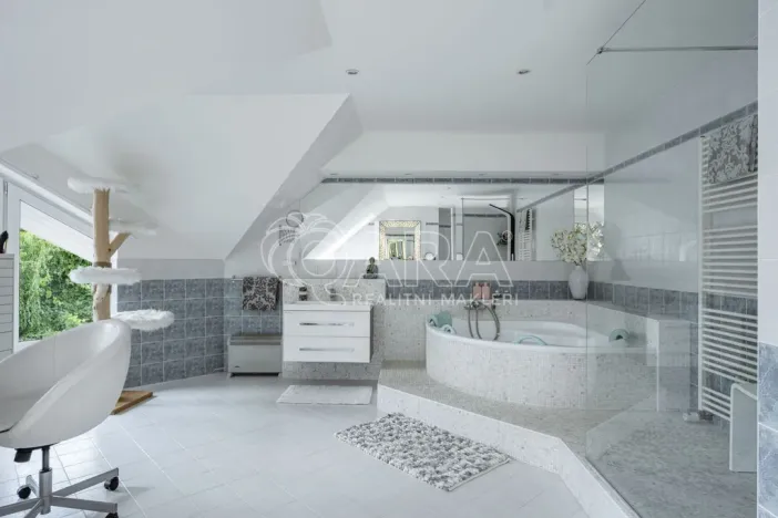 Prodej rodinného domu, Zeleneč, Štefánikova, 540 m2