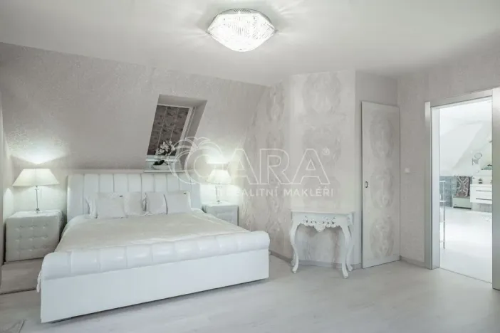 Prodej rodinného domu, Zeleneč, Štefánikova, 540 m2