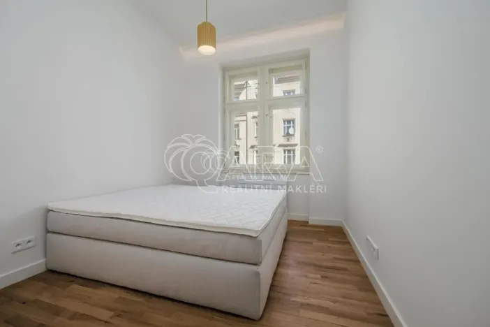 Pronájem bytu 2+kk, Praha - Nusle, Jaromírova, 58 m2