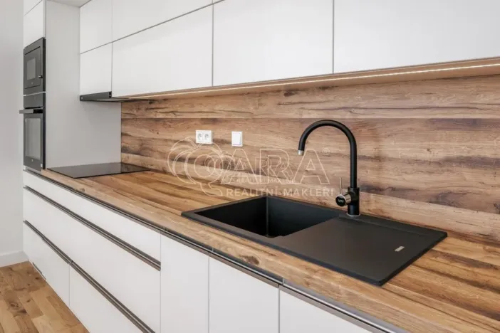 Pronájem bytu 2+kk, Praha - Nusle, Jaromírova, 58 m2