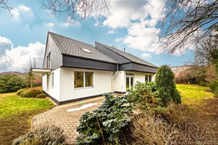 Pronájem rodinného domu, Dolní Břežany, V Úvozu, 380 m2