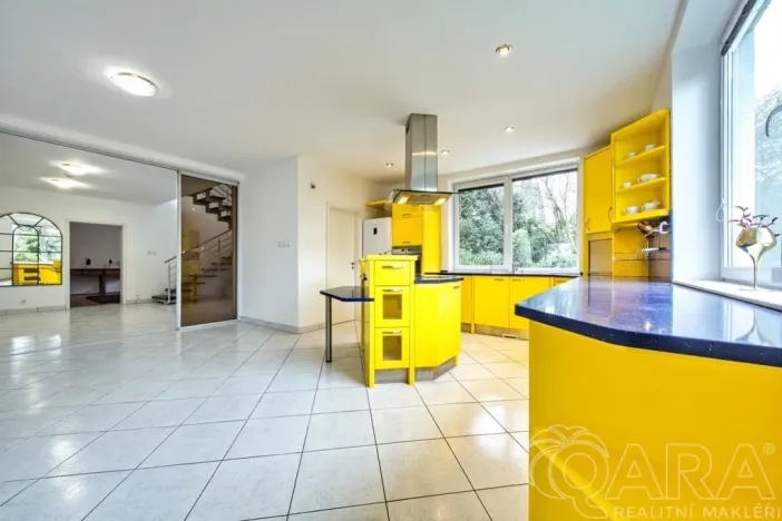 Pronájem rodinného domu, Dolní Břežany, V Úvozu, 380 m2