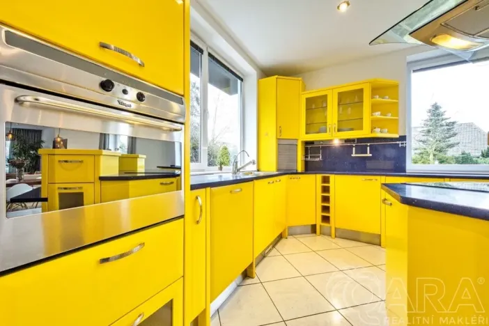 Pronájem rodinného domu, Dolní Břežany, V Úvozu, 380 m2