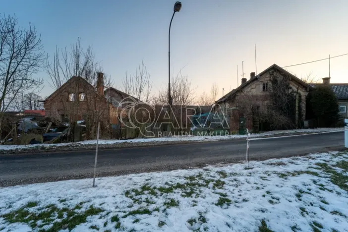 Prodej rodinného domu, Hořiněves - Želkovice, 441 m2