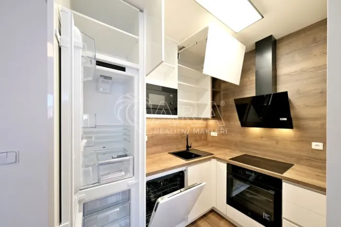 Pronájem bytu 2+kk, Kralupy nad Vltavou, Nádražní, 44 m2