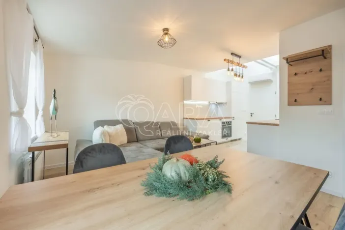 Prodej bytu 2+kk, Praha - Smíchov, Holubova, 48 m2