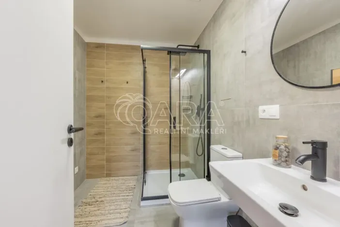 Prodej bytu 2+kk, Praha - Smíchov, Holubova, 48 m2