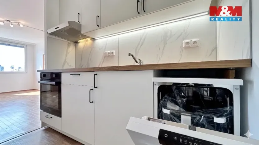 Pronájem bytu 2+kk, Praha - Bohnice, Poznaňská, 42 m2