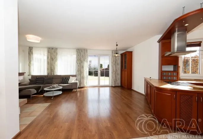 Prodej rodinného domu, Dolní Břežany, K Písnici, 136 m2