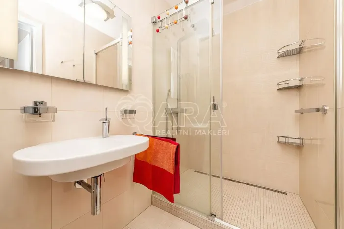 Prodej bytu 1+kk, Praha - Dejvice, Matějská, 33 m2