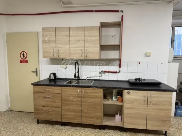 Pronájem obchodního prostoru, Nový Jičín, U Grasmanky, 28 m2