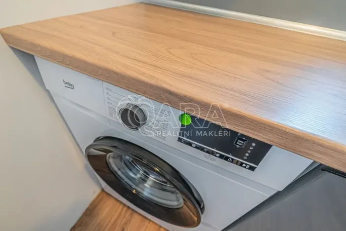 Pronájem bytu 3+1, Praha - Velká Chuchle, V úvoze, 80 m2