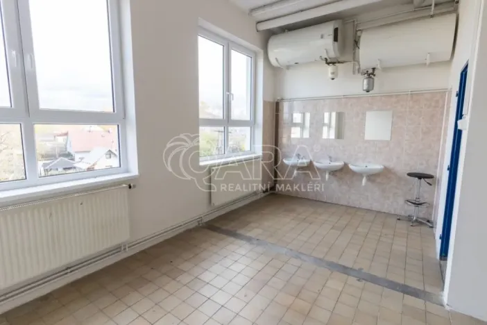 Pronájem skladu, Frenštát pod Radhoštěm, Martinská čtvrť, 484 m2