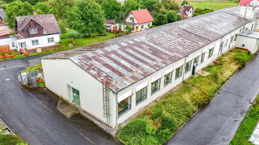 Prodej skladu, Luby, 1300 m2