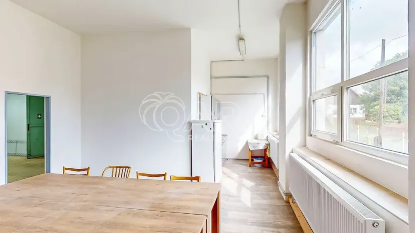 Prodej skladu, Luby, 1300 m2