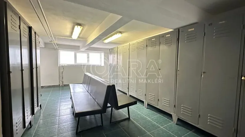 Prodej skladu, Luby, 1300 m2