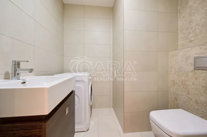 Pronájem bytu 2+kk, Praha - Podolí, Sinkulova, 47 m2