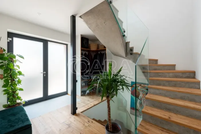 Prodej rodinného domu, Statenice, Nad Vinicí, 219 m2