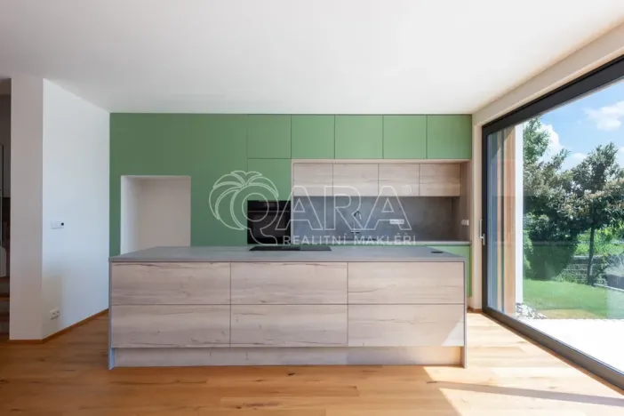 Prodej rodinného domu, Statenice, Nad Vinicí, 270 m2