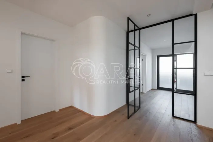 Prodej rodinného domu, Statenice, Nad Vinicí, 270 m2