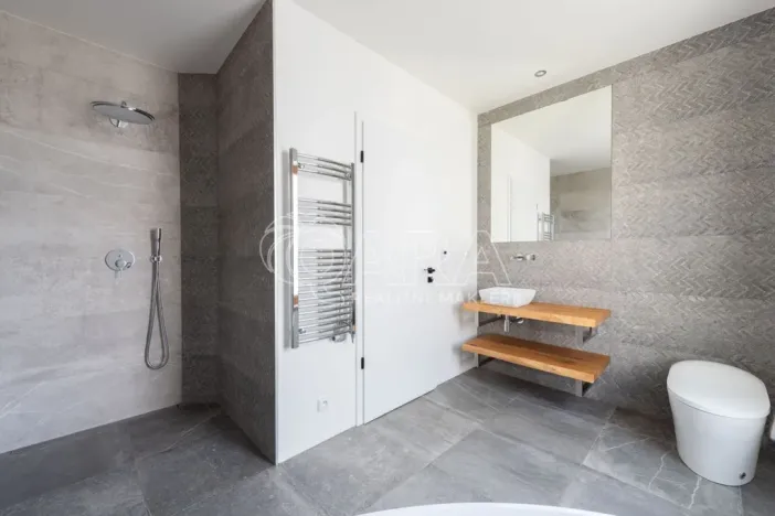 Prodej rodinného domu, Statenice, Nad Vinicí, 270 m2