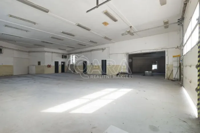Pronájem výrobních prostor, Nový Jičín, Riegrova, 2293 m2