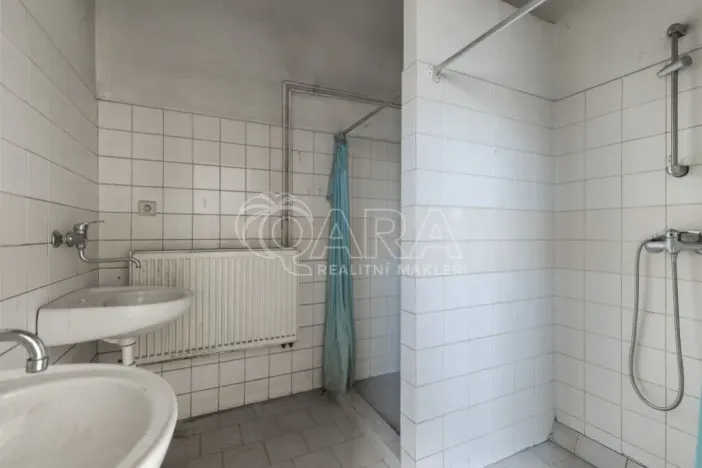 Pronájem výrobních prostor, Nový Jičín, Riegrova, 2293 m2