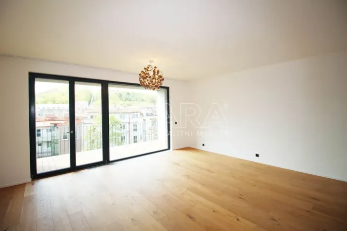 Pronájem bytu 3+kk, Praha - Smíchov, Grafická, 82 m2