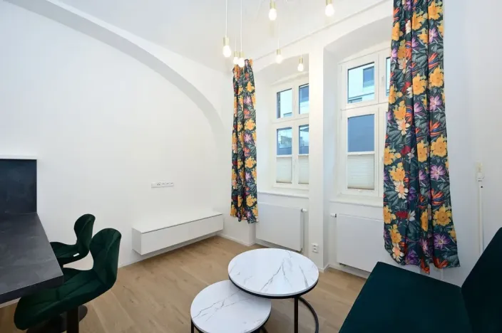 Pronájem bytu 2+kk, Praha - Košíře, Holečkova, 44 m2