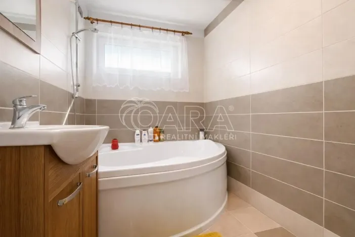 Prodej rodinného domu, Rožmitál pod Třemšínem, U stromovky, 137 m2