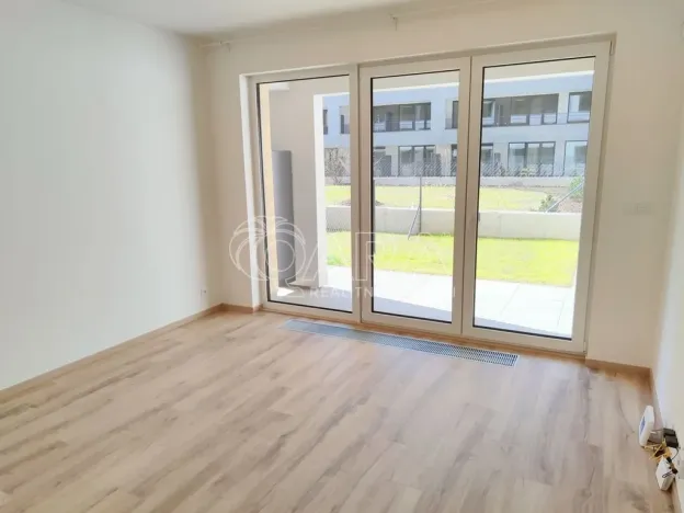 Pronájem bytu 1+kk, Praha - Hloubětín, Poděbradská, 34 m2