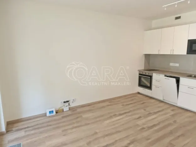 Pronájem bytu 1+kk, Praha - Hloubětín, Poděbradská, 34 m2