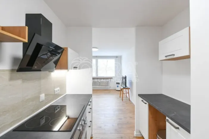 Pronájem bytu 2+kk, Praha - Bohnice, Radomská, 44 m2