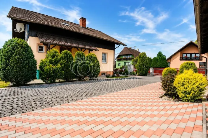 Prodej rodinného domu, Věšín, 220 m2
