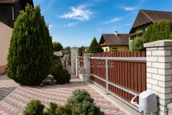 Prodej rodinného domu, Věšín, 220 m2