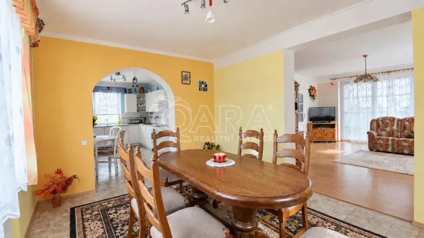 Prodej rodinného domu, Věšín, 220 m2