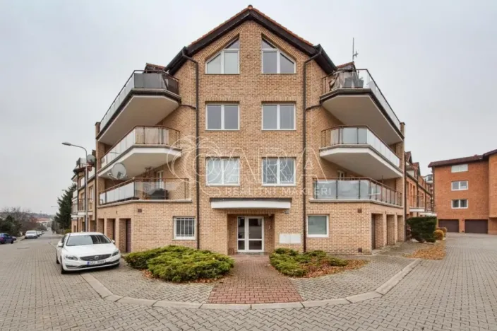 Pronájem bytu 2+kk, Dolní Břežany, 81 m2