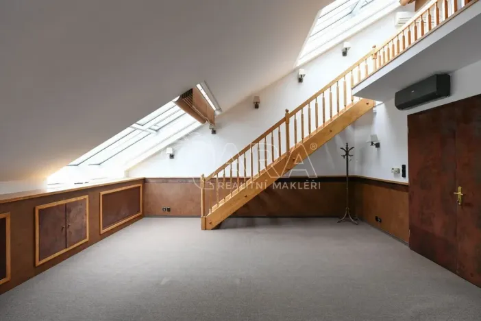 Pronájem kanceláře, Praha - Nové Město, Spálená, 127 m2